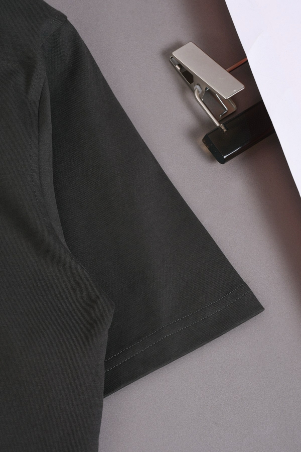 ブランドTシャツ側面デザイン